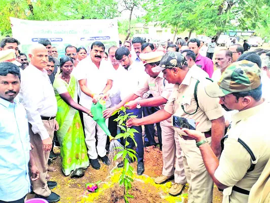 పచ్చని చెట్లతోనే స్వచ్ఛమైన గాలి