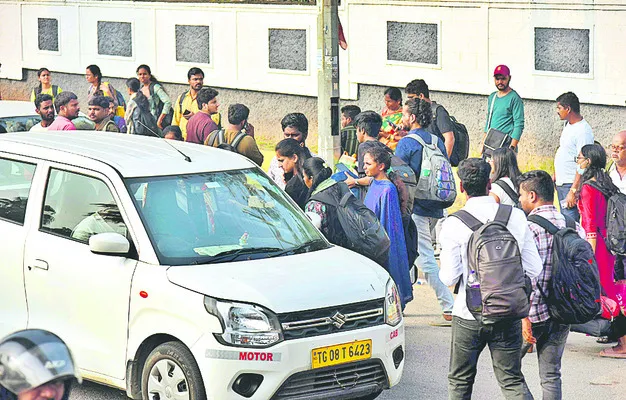 ప్రయాణికుల నిలువు దోపిడీ 