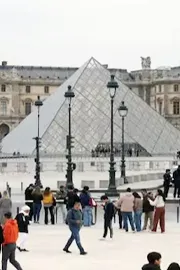 In France How Louvre Robbery Was Carried Out9