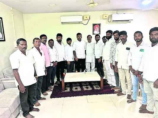 అమర్ను కలిసిన రాజయ్యపేట మత్స్యకారులు