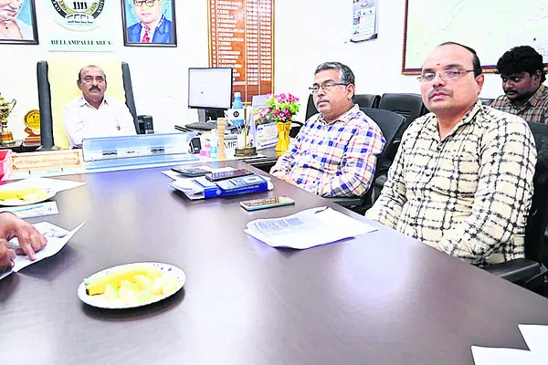 అధిక వర్షాలతో తగ్గిన బొగ్గు ఉత్పత్తి