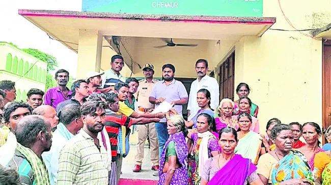 ‘దసలి పట్టు రైతులపై దాడులు ఆపాలి’