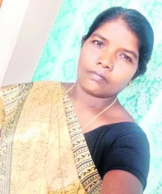 రోడ్డు ప్రమాదంలో  మహిళ మృతి 