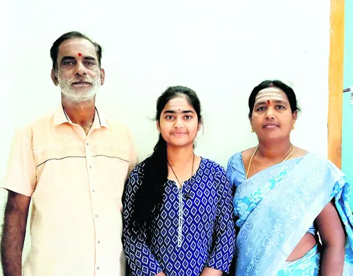 పేదింట్లో చదువుల ‘భాగ్య’ం! 