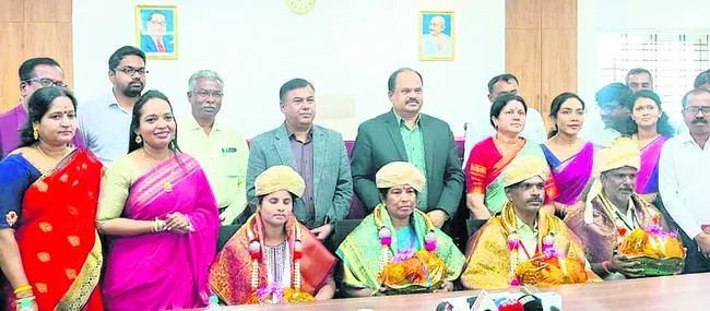 కులగణన సిబ్బందికి సన్మానం