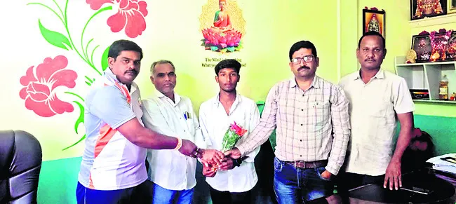 రాష్ట్రస్థాయి ఫుట్బాల్ జట్టుకు మదనపల్లె విద్యార్థి ఎం