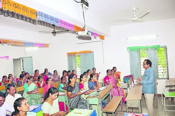 ఎన్నికల నిర్వహణకు ఏర్పాట్లు