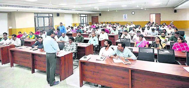 ఎన్నికలు సమర్థవంతంగా నిర్వహించాలి