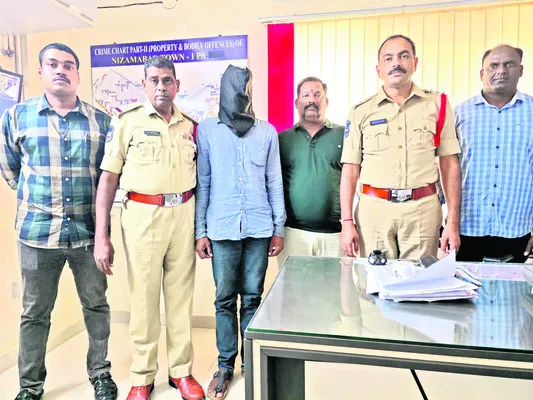 రూ.2 వేల కోసం హత్య 