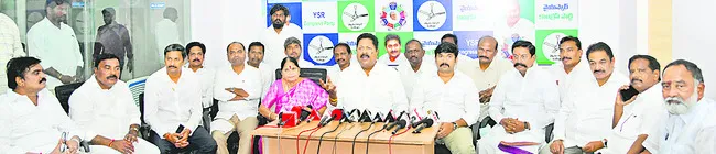 రాష్ట్రంలో దిగజారుతున్న పరిస్థితులు