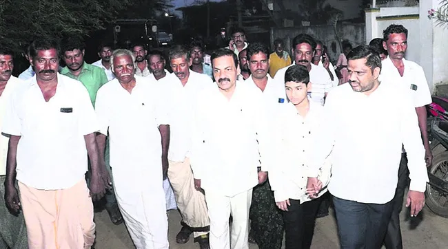 అన్నదాతపై మొసలి కన్నీరు 