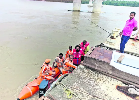 యువకుడి అదృశ్యం కేసులో వీడని మిస్టరీ 