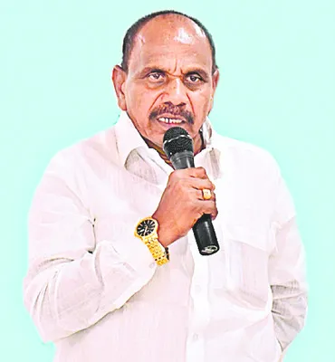 పల్లె పోరు.. విందుల జోరు!