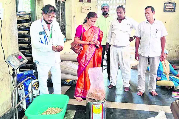 పైడితల్లి అమ్మవారి ప్రసాదాల నాణ్యత పరిశీలన