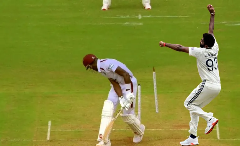 Jasprit Bumrah shatters off stump with perfect yorker against westindies