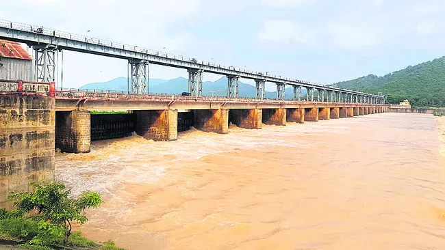 నదులకు వరద ముప్పు 