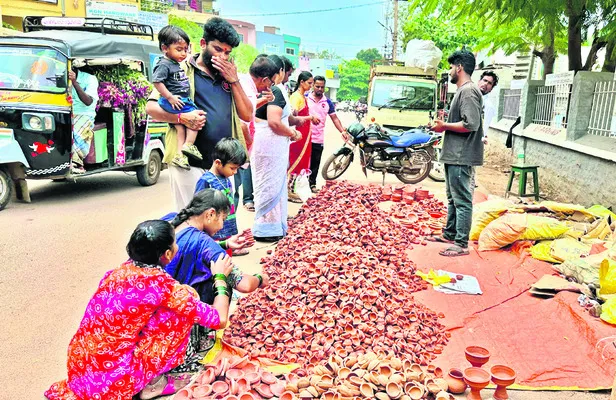 దీపావళి కోలాహలం