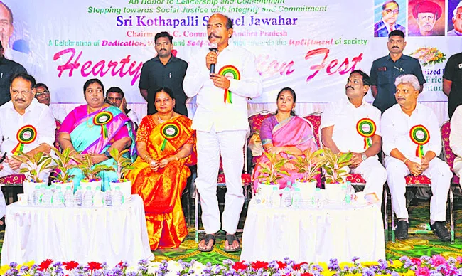 అట్రాసిటీ కేసుల్లో ఆలసత్వం ప్రదర్శిస్తున్న అధికారులు