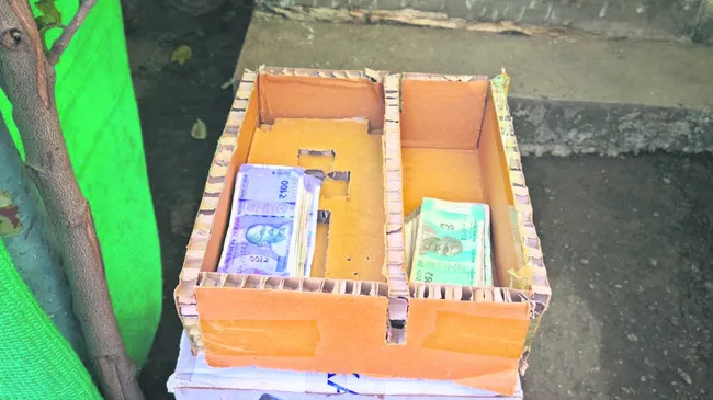 దాడులు దాడులే.. వసూళ్లు వసూళ్లే...