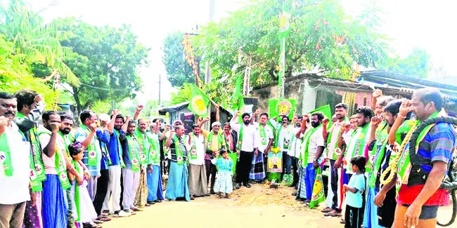 ఐక్య ఉద్యమాలకు సిద్ధం కావాలి