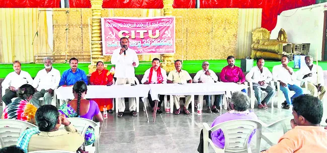 హక్కుల సాధనకు  పోరాటాలే శరణ్యం