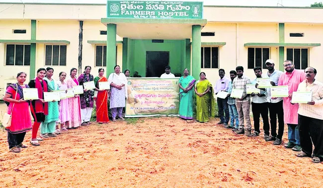 పుట్ట గొడుగుల పెంపకం లాభదాయకం