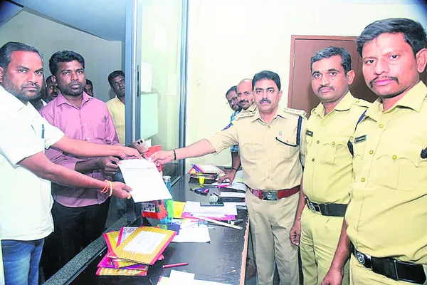 లిక్కర్ టెండర్కు మరో చాన్స్