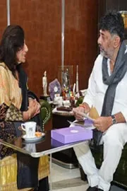 Biocon Founder Visits DK Shivakumar Amid Face Off Over Bengaluru Infra10