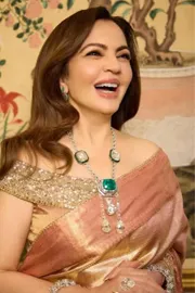 Nita Ambani emerald and diamond sautoir homage to Maharani of Indores necklace10