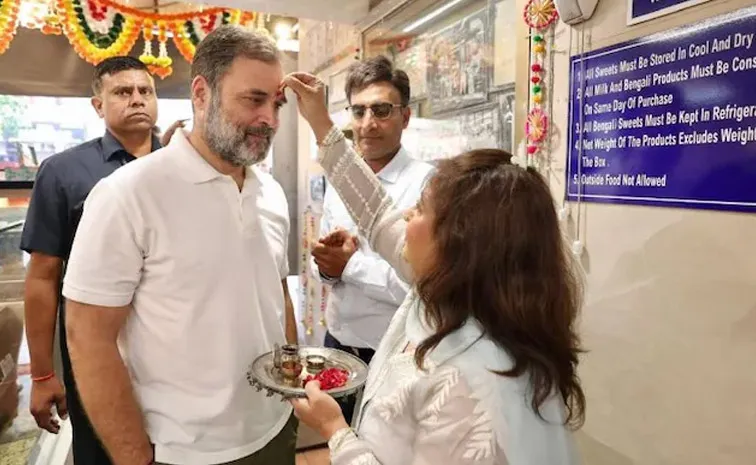 Get married soon, want wedding order : Shop owner to Rahul Gandhi