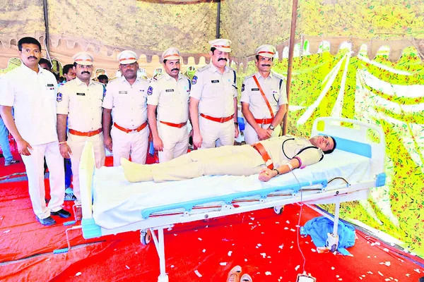 పోలీస్ అమరుల త్యాగాలు మరువలేనివి