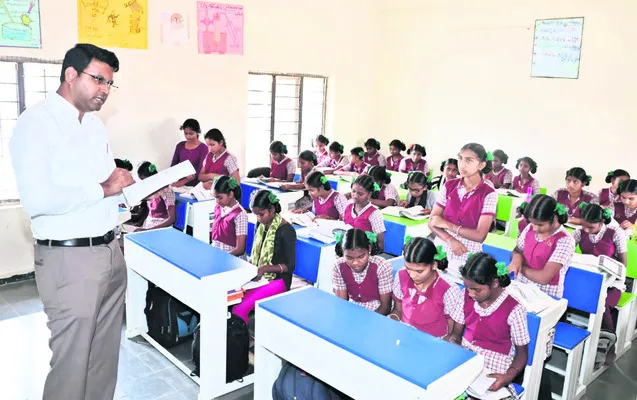 ప్రతి విద్యార్థి ఉన్నత లక్ష్యంతో చదవాలి