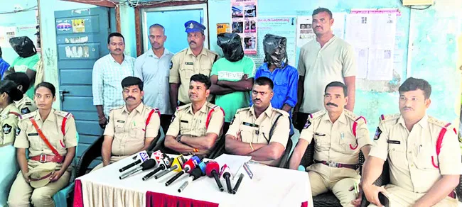 వీడిన హత్య కేసు మిస్టరీ 
