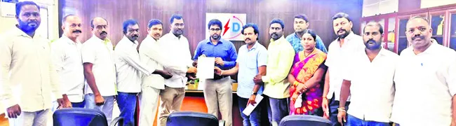 ఆర్టిజన్ ఉద్యోగుల డిమాండ్లు పరిష్కరించాలి