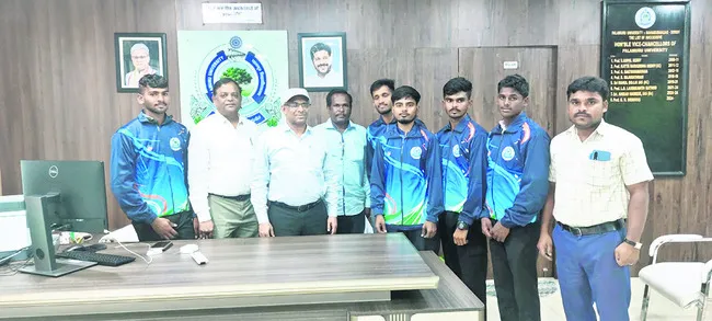 ఇంటర్ యూనివర్సిటీ పోటీలకు పీయూ జట్టు