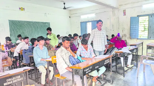 శతశాతం ఉత్తీర్ణత దిశగా..