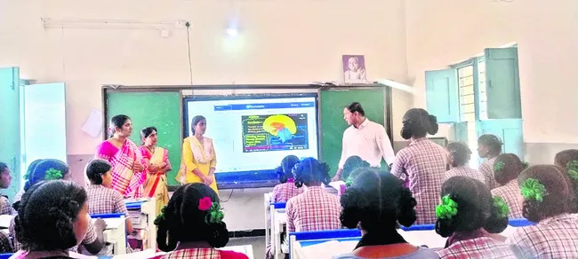 డిజిటల్‌ తరగతులను సద్వినియోగం చేసుకోవాలి 