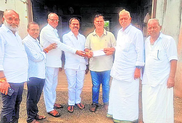 కోటప్పకొండ రెడ్లసత్రానికి రూ.5,00,116లు విరాళం 
