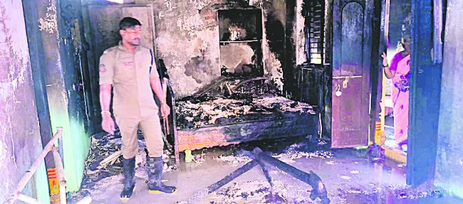 దీపావళి వేళ... అలుముకున్న విషాదం   