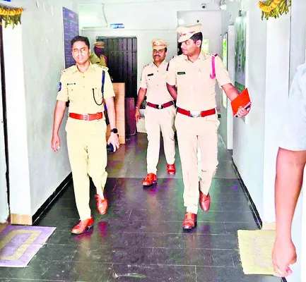 మత్తు పదార్థాలపై నిఘా ఉంచాలి