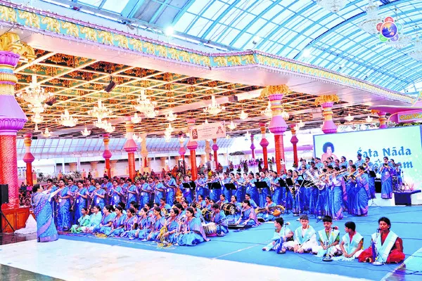 జిల్లా అంతటా మంగళవారం ఉష్ణోగ్రతలు తగ్గాయి. ఆకాశం మేఘావృ