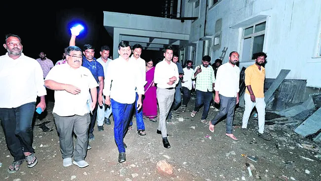 సంక్షేమం, అభివృద్ధికి సమ ప్రాధాన్యత
