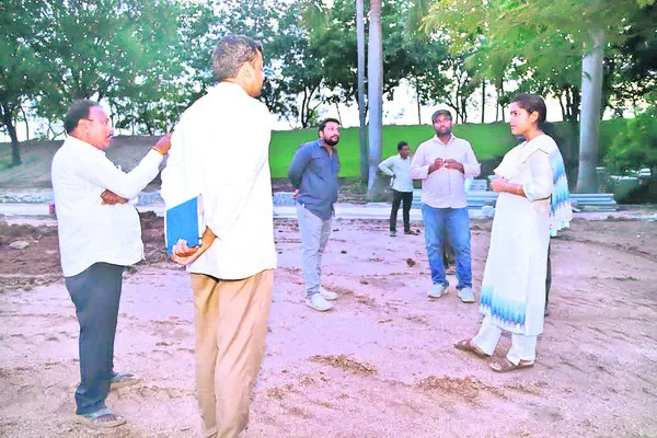 పనుల్లో నిర్లక్ష్యం తగదు