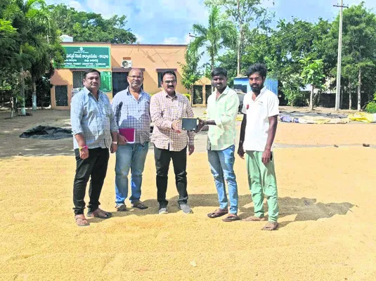 రైతులకు ఇబ్బందులు లేకుండా చూడాలి