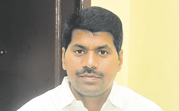 AP Secretariat Employees Union President Venkatarami Reddy Reaction On 1 DA For Govt Employees