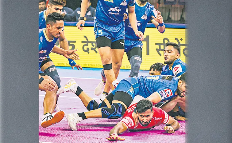 పీకేఎల్‌ ప్లే ఆఫ్స్‌కు హరియాణా, జైపూర్‌