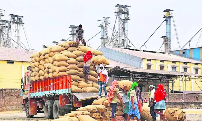 ధాన్యం మాయం.. పట్టని యంత్రాంగం