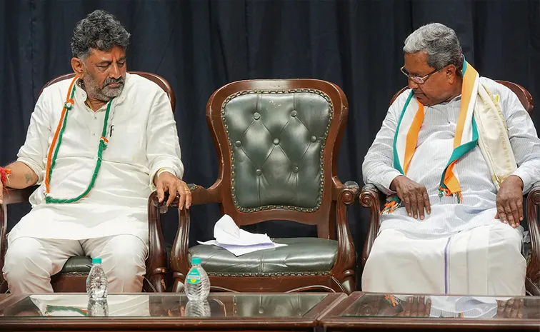 ‘మా నాన్న తర్వాతి సీఎం ఆయనే’.. బాంబు పేల్చిన సిద్ధరామయ్య కుమారుడు 