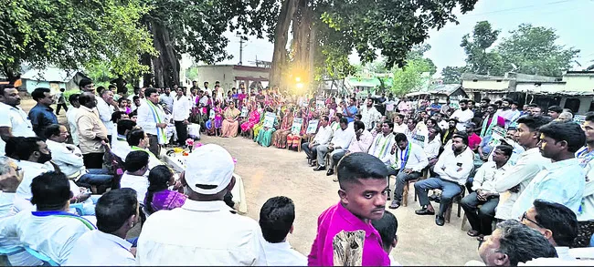 బినామీలకు కట్టబెట్టేందుకే ప్రైవేటీకరణ 