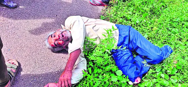 వ్యాన్ ఢీకొని యువకుడి మృతి